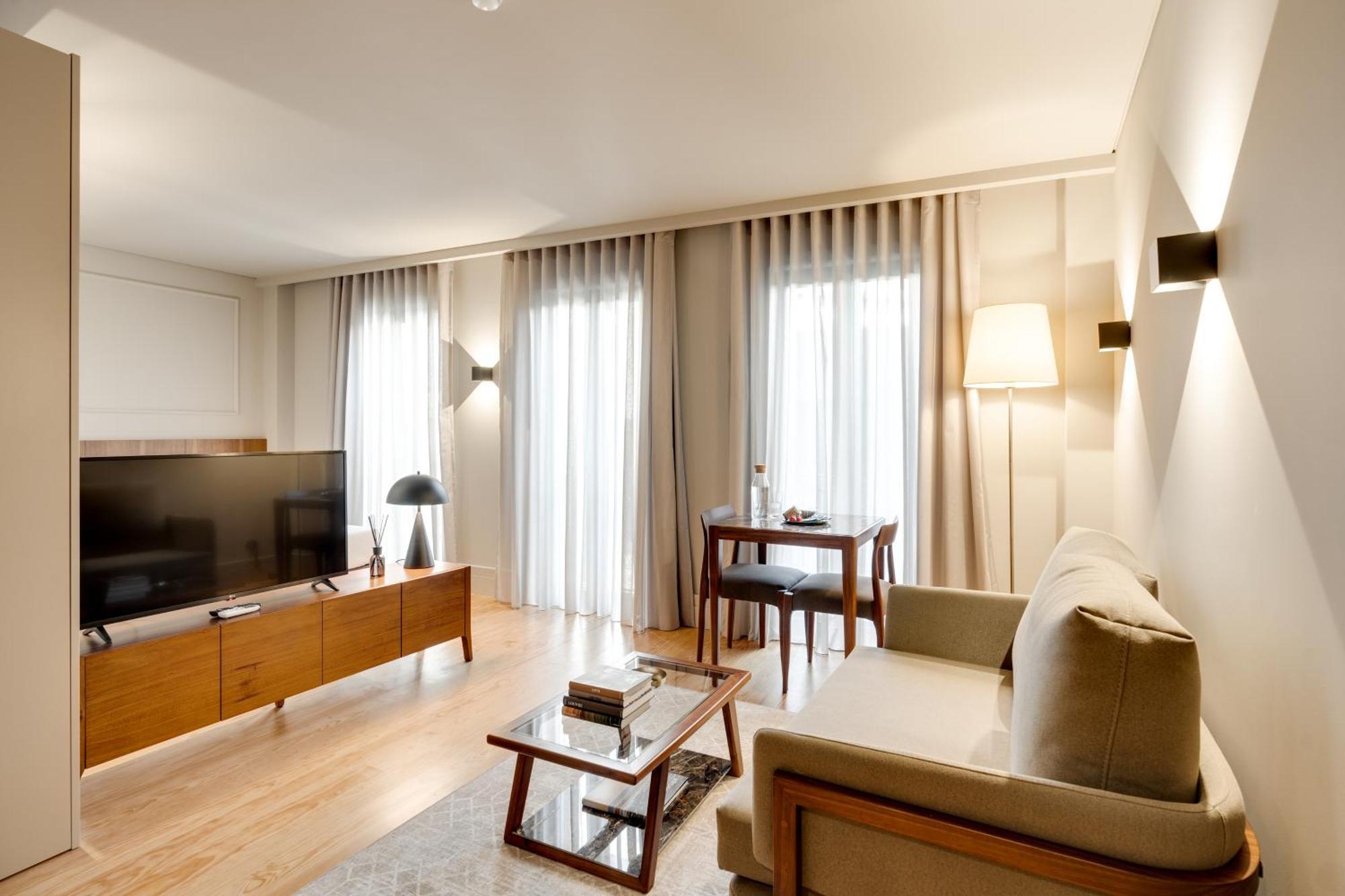 Avus M Suites And Apartments By Da'Home Porto Luaran gambar